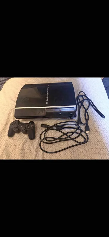 PlayStation 3 – 2 handkontroller & 2 spel - Huvudbild