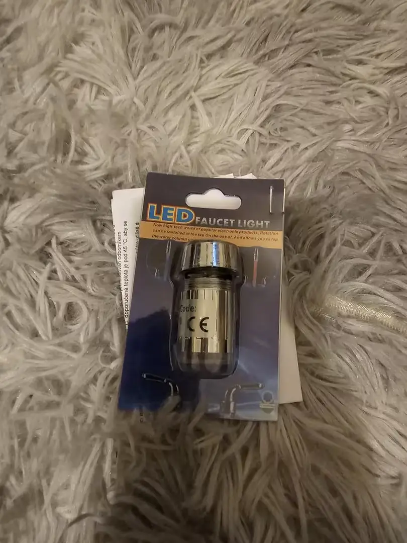 LED Kranmunstycke – Färggiftande Vattenljus - Miniatyrbild 3