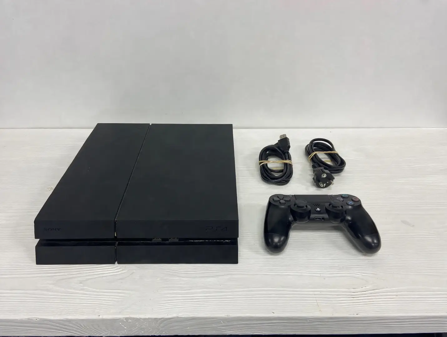 Playstation 4 + handkontroll (PS4)  - Huvudbild