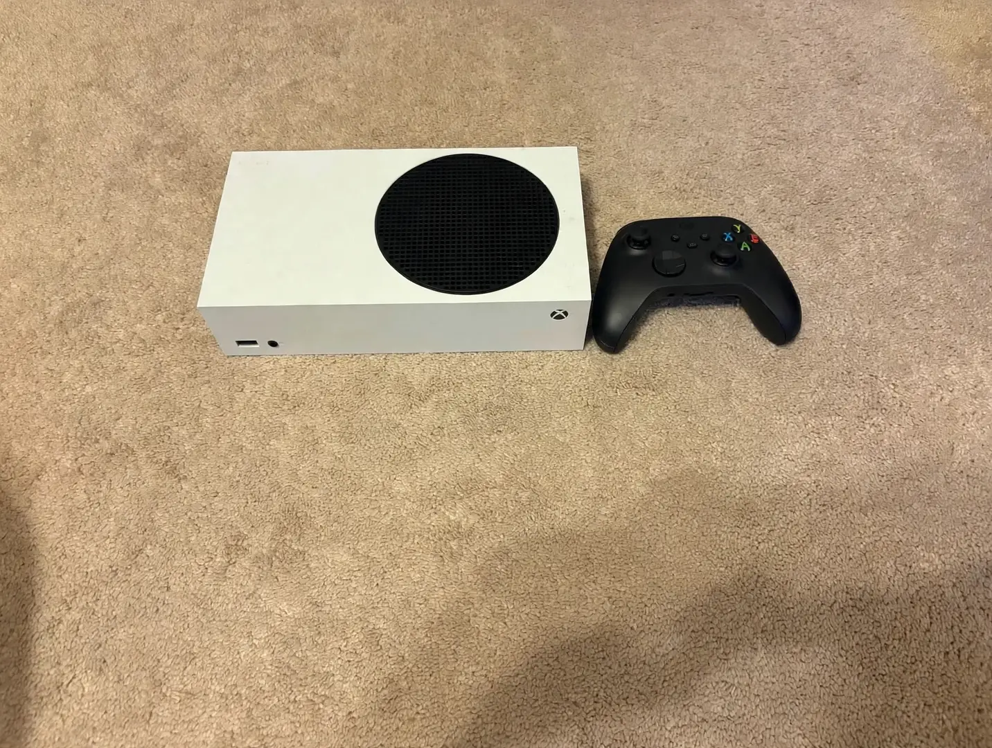 Xbox Series S + 2 kontroller och laddningsstation - Miniatyrbild 2