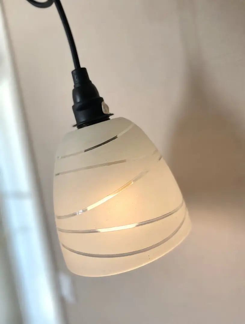 Elegant fönsterlampa - Huvudbild