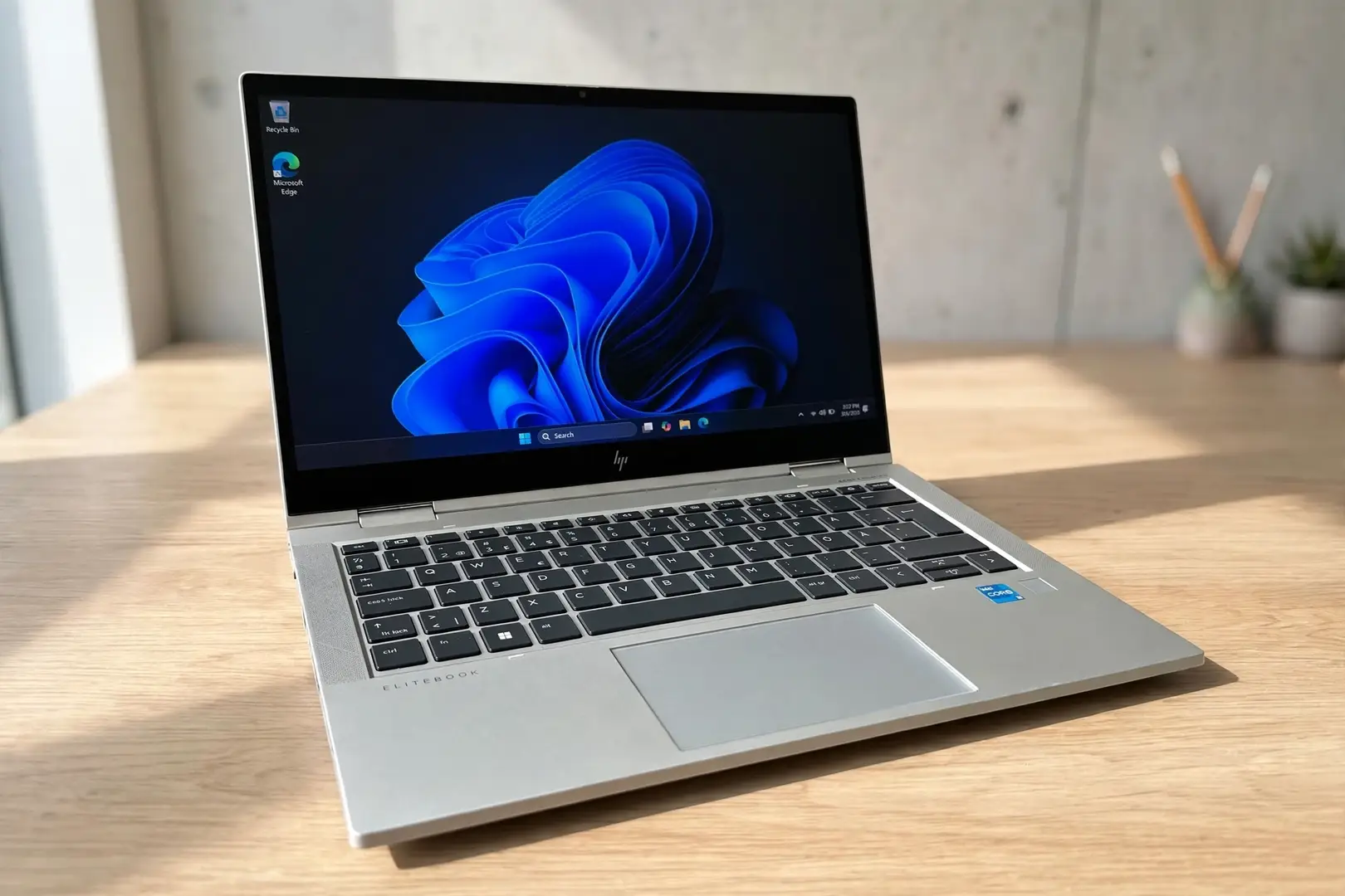 HP EliteBook x360 G8 13,3” Full HD i5 16 GB SSD - Huvudbild