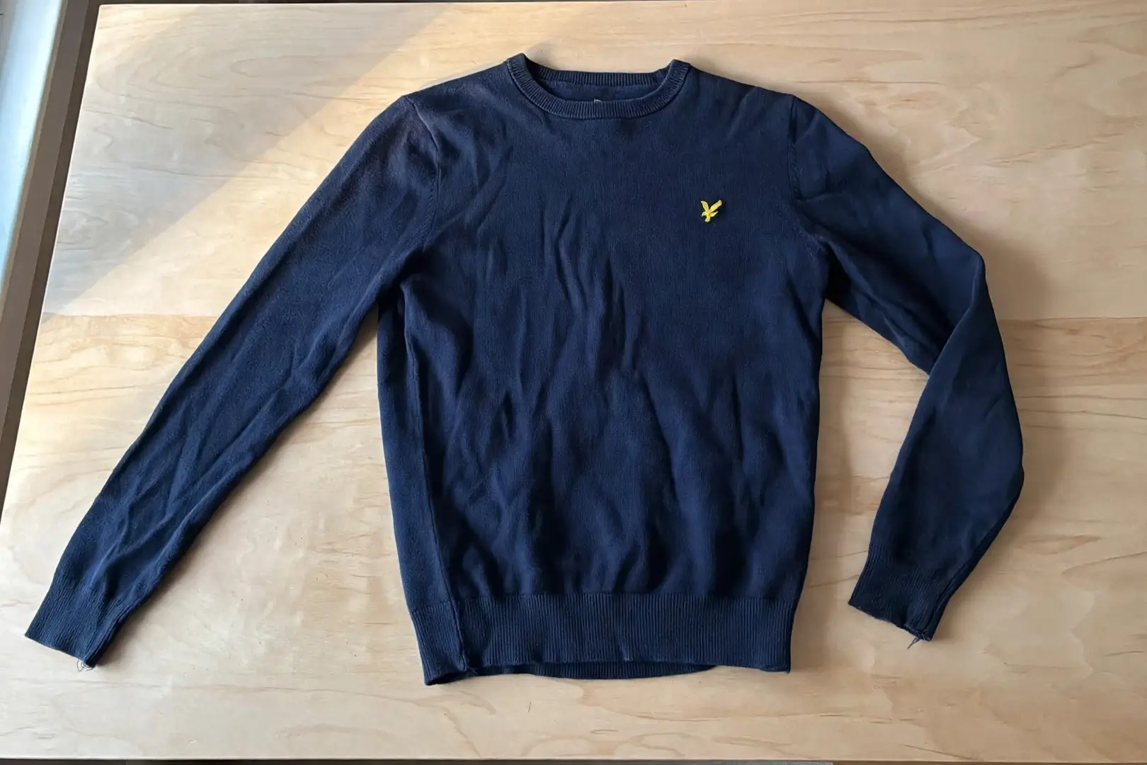 Marinblå tröja från Lyle & Scott - Huvudbild