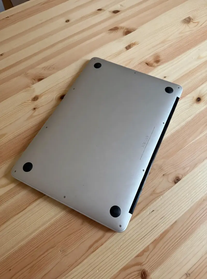 Apple MacBook Air 11 tum - Miniatyrbild 3