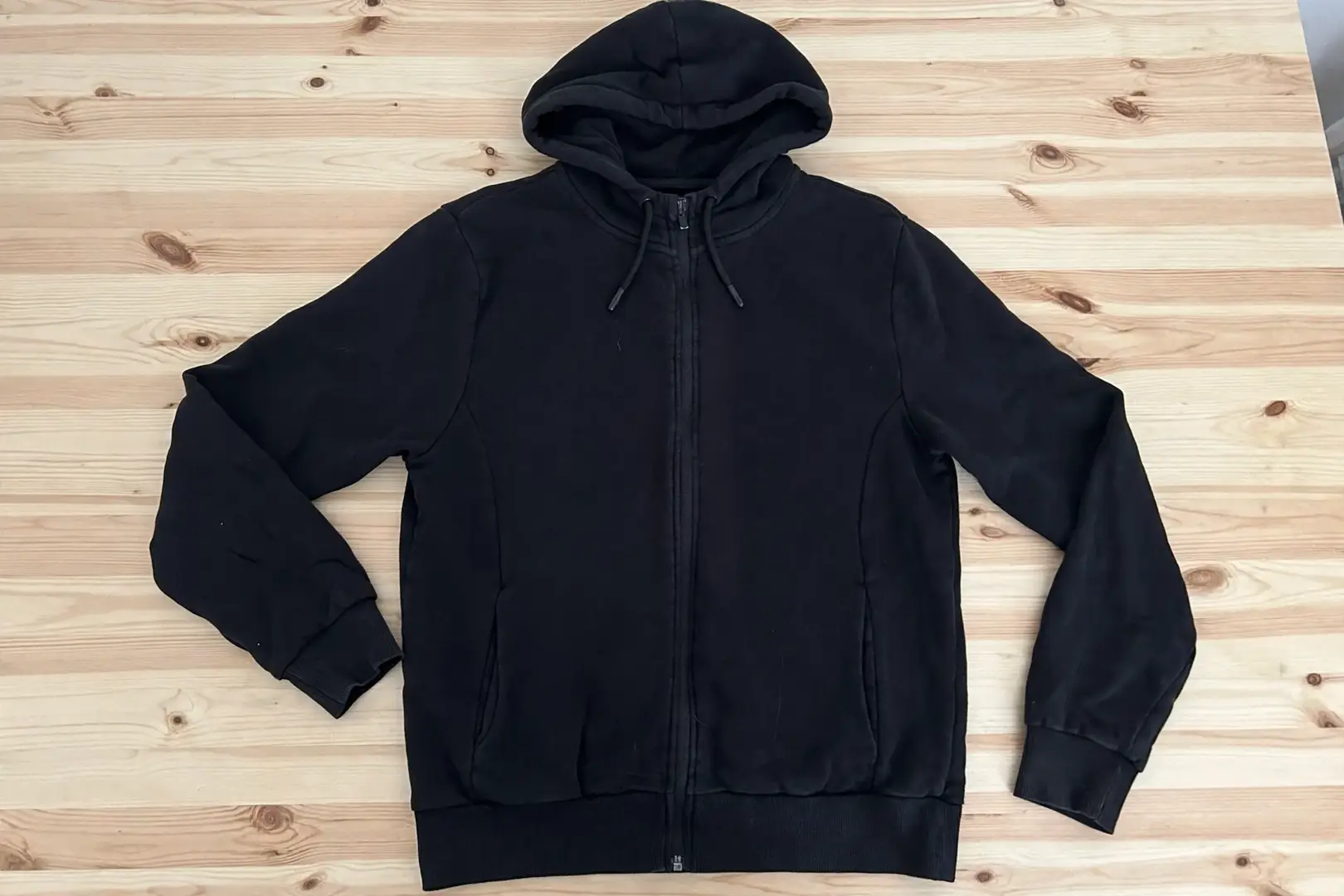 Mörk basic hoodie för vardagsbruk - Huvudbild