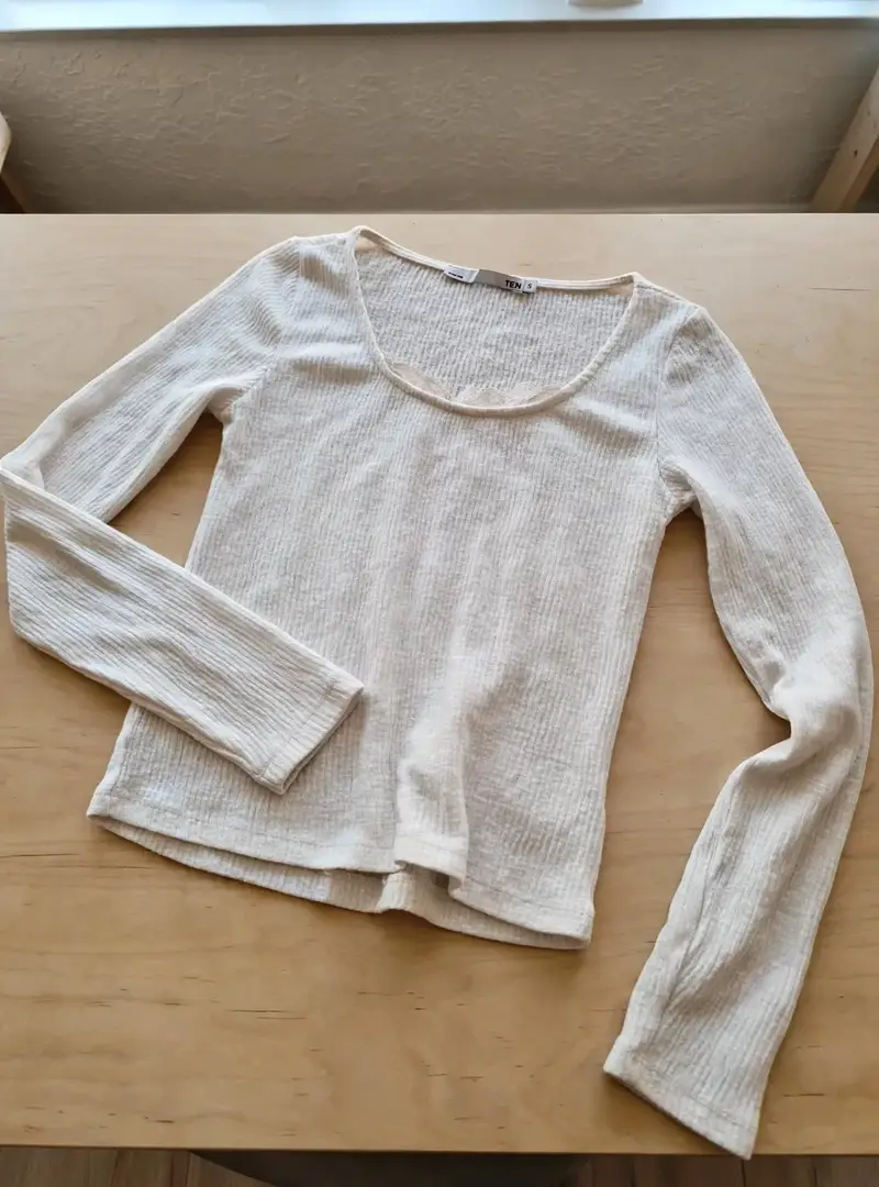 Elegant tröja i storlek S - Huvudbild