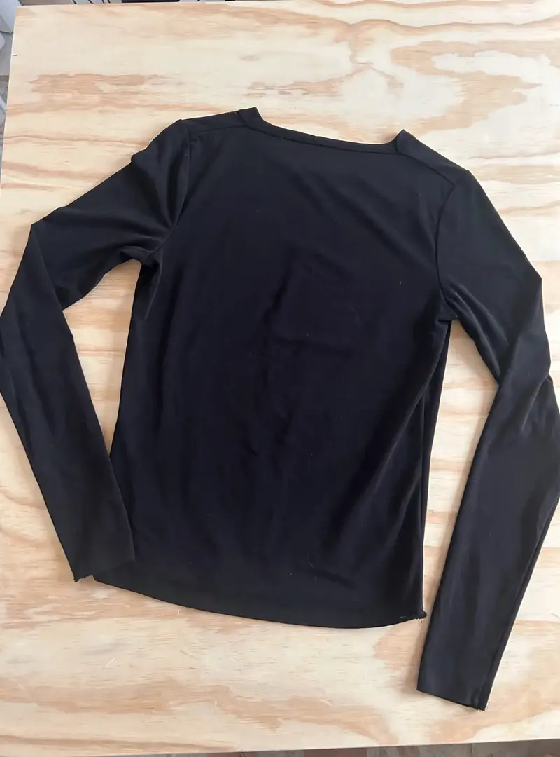 Elegant svart blus i storlek S - Miniatyrbild 2