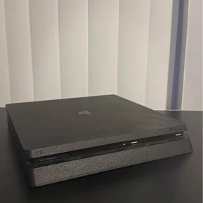 Sony PlayStation 4 slim svart