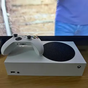 Xbox Series S + 1 kontroll