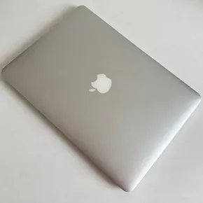 Apple MacBook Air 11 tum